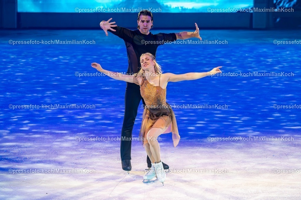 xkkux26042600004 | 26.04.2025, xkkux, Düsseldorf, Holiday on Ice in der Mitsubishi Electric HALLE. Eiskunstlauf-Weltmeister und Olympia-Duo Minerva-Fabienne Hase und Nikita Volodin bei der Show „Cinema of Dreams“ mit ihrem letzten Gastauftritt als Paar zusammen beim Eiskunstlaufen.