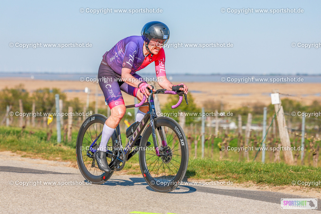 710_AR6_8293 | Neusiedlersee Radmarathon 2026@sportshot_your_pictrs #yourpictures#roadtowm2029 #nrm #neusiedlerseeradmarathon #neusiedlersee #neusiedlerseetourismus #burgenland #mörbisch #nrm26 #burgenlandtourismus #voglundco #poweredbyburgenlandtourismus #radsport #rad #marathon #ucigranfondo #visitburgenland #ucigranfondoworldseries