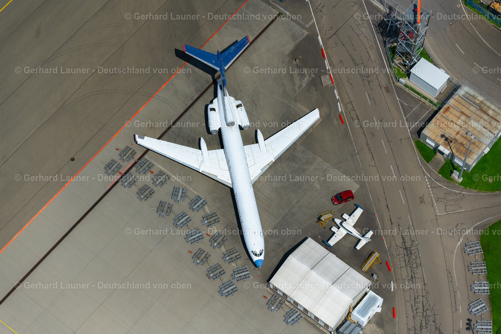 4046605 | LEINFELDEN-ECHTERDINGEN 19.07.2021 Passagierflugzeug eines selten gewordenen Businessjets - Geschäftsfliegers D-AFSG mit Triebwerken seitlich am Heck auf der Parkposition - Abstellfläche auf dem Flughafen Stuttgart Leinfelden-Echterdingen im Bundesland Baden-Württemberg, Deutschland. Weiterführende Informationen bei: Flughafen Stuttgart GmbH. // Passenger airplane eof a business jet that has become rare - business aircraft D-AFSG with engines on the side of the rear in parking position - parking area at the airport Stuttgart in Leinfelden-Echterdingen in the state Baden-Wuerttemberg, Germany. Further information at: Flughafen Stuttgart GmbH. Foto: Gerhard Launer