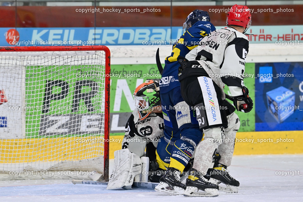 EK Zeller Eisbären vs. HDD Jesenice 1.10.2022 | #19 Sersen Gasper, #25 Berger Hubert, #46 Karjalainen Antti