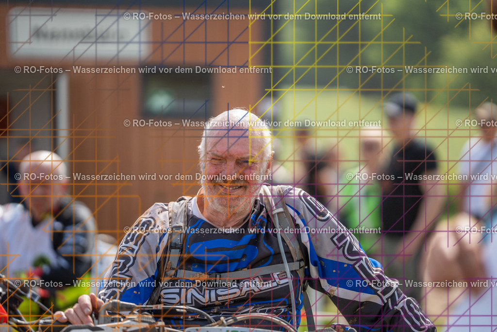 Wolfshausen 4 Lauf -1718 | Sportfotografie von RO-Fotos: Motorsport, Motocross, Enduro, Laufveranstaltungen und Triathlon. Professionelle Fotos von Sportlern und Events. - Realisiert mit Pictrs.com