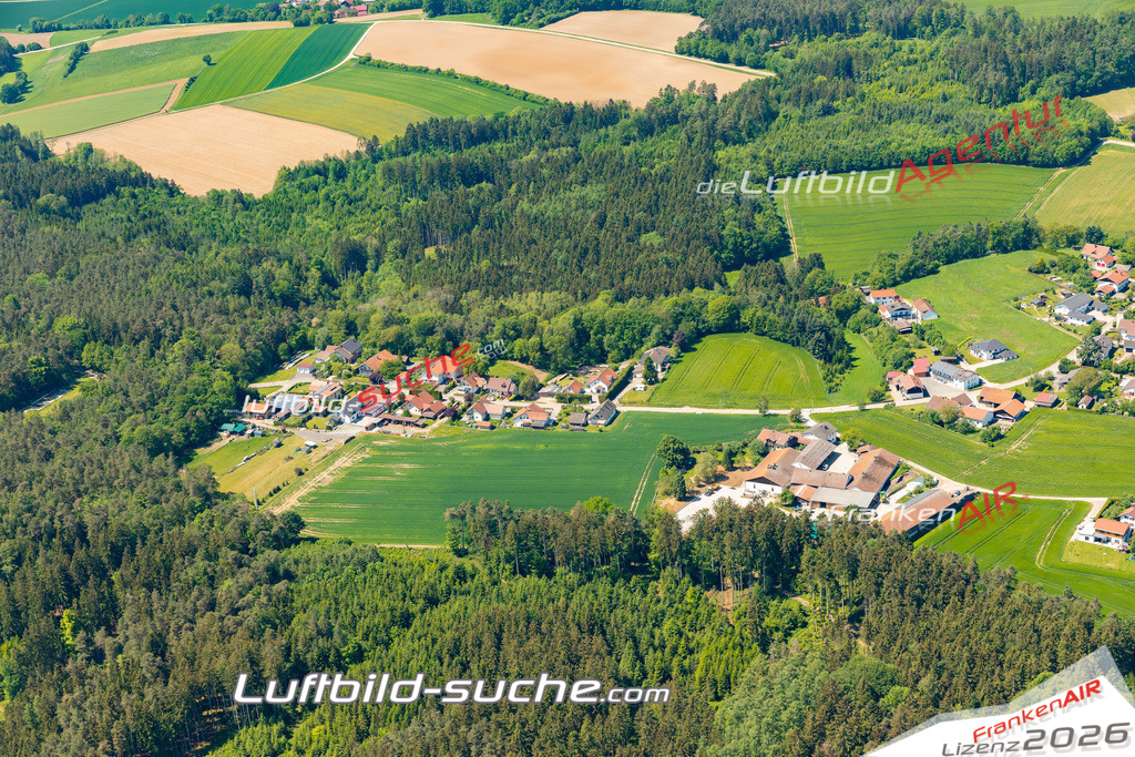 Hösacker-Weng-2024-8 | Die Luftbild Suche. Hier finden Sie Luftaufnahmen, Drohnen und Schrägluftbilder von Städten und Orte. Aktuelle + Archiv Luftbilder auch mit Lizenz.