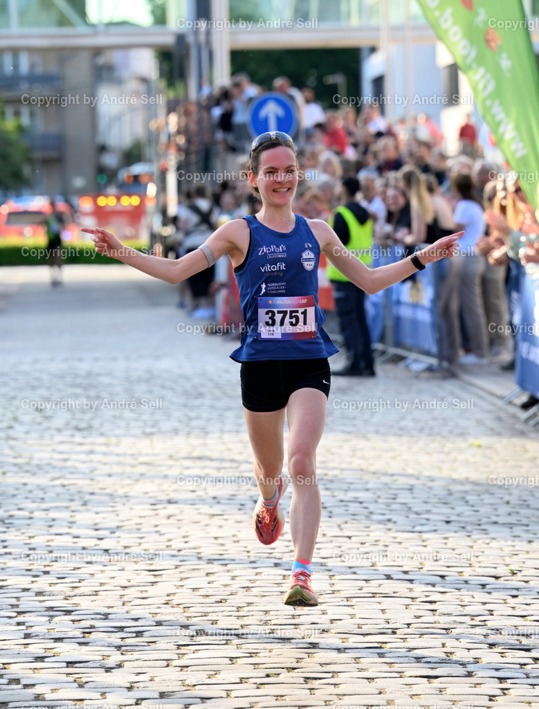 20250613_9685 | KÜMPERS Julia (Leichtathletikclub Kronshagen) / 10 km Bäcker Andresen-Lauf / Holstenköstenlauf 2025 / Kleinflecken / 24534 Neumünster / 13.06.25 - Realisiert mit Pictrs.com