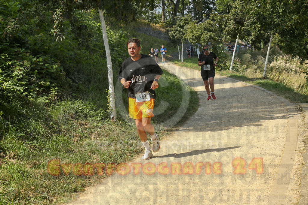 250824_1444_EX1_7392 | Sportfotografie im Rhein-Sieg Kreis, Köln, Bonn, NRW, Rheinland Pfalz, Hessen, etc. Unser Tätigkeitsfeld umfasst den Laufsport vom Volkslauf über den Marathon, Duathlon, Triathon bis zum Ultralauf wie Kölnpfad Ultra oder Schindertrail.
