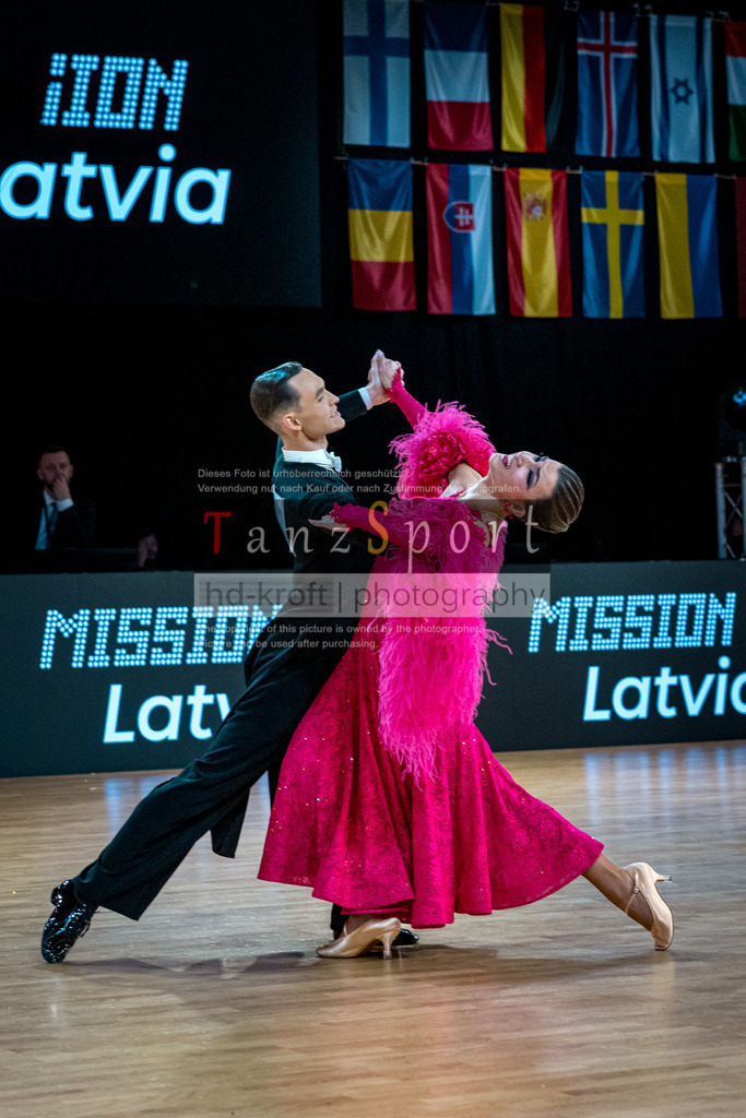20251212_WDSF_World_Ch_Cup_RS-Std_1468-2 | Tanzsportbilder, Standardtanz, Lateintanz, WDSF, DTV, LTVB, dancecomp, goc, hessen tanzt, blaues band der spree, walzer, tango, wiener walzer, slowfox, quickstepp, samba, rumba, cha-cha-cha, paso doble. jive, hd-kroft photography, turniertanzsport