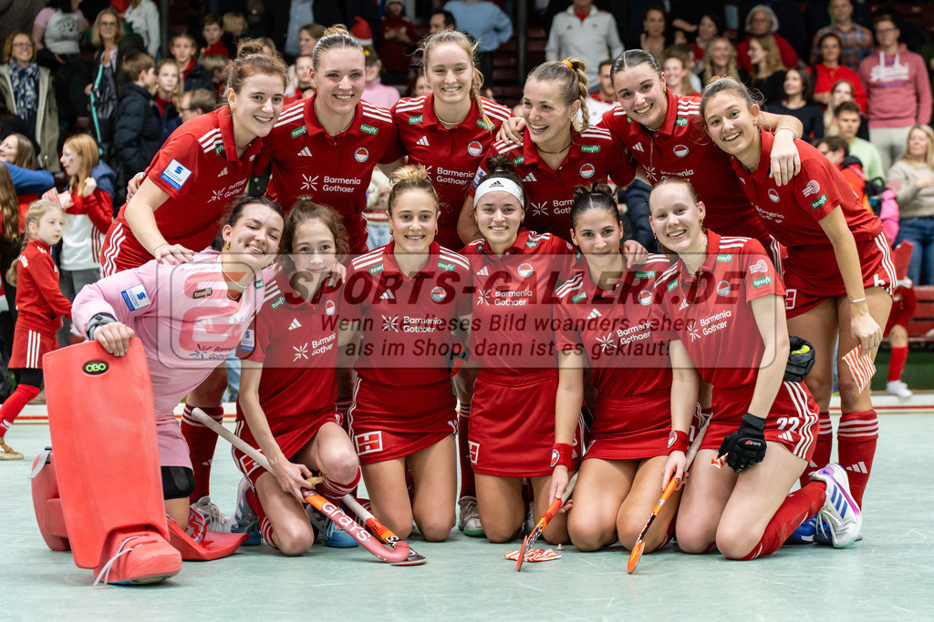 SFE_20241220_0144 | Köln, Deutschland, 20.12.2024:  Hockey 1. Bundesliga Damen Rot-Weiss Köln - Düsseldorfer HC im KTHC Stadion Rot-Weiss Köln Tennis and Hockey Club am 20.12.2024 in Köln, Deutschland. (Foto von Stephan Fehrmann)Köln, Germany, 20.12.2024: Hockey 1. Bundesliga Damen Rot-Weiss Köln - Düsseldorfer HC in KTHC Stadion Rot-Weiss Köln Tennis and Hockey Club at 20.12.2024 in Köln, Deutschland. (Foto from Stephan Fehrmann)