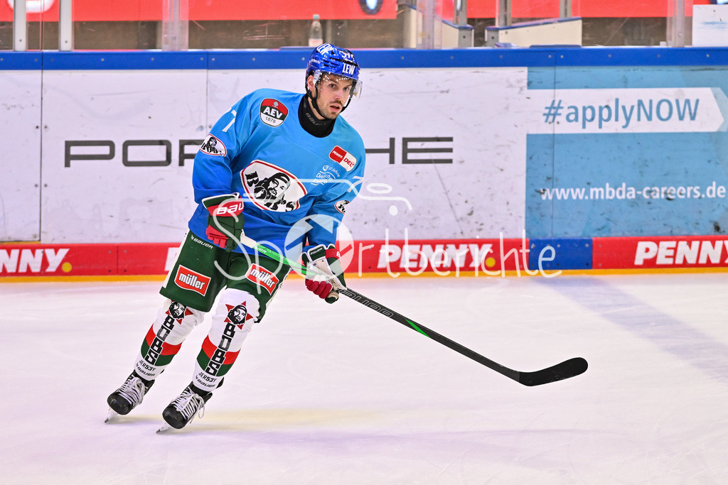 ERC Ingolstadt - Augsburger Panther | im Bild Luca TOSTO (Augsburger Panther #77) beim warmmachen vor der Partie / DEL: ERC Ingolstadt - Augsburger Panther, Saturn Arena am 03.11.2024