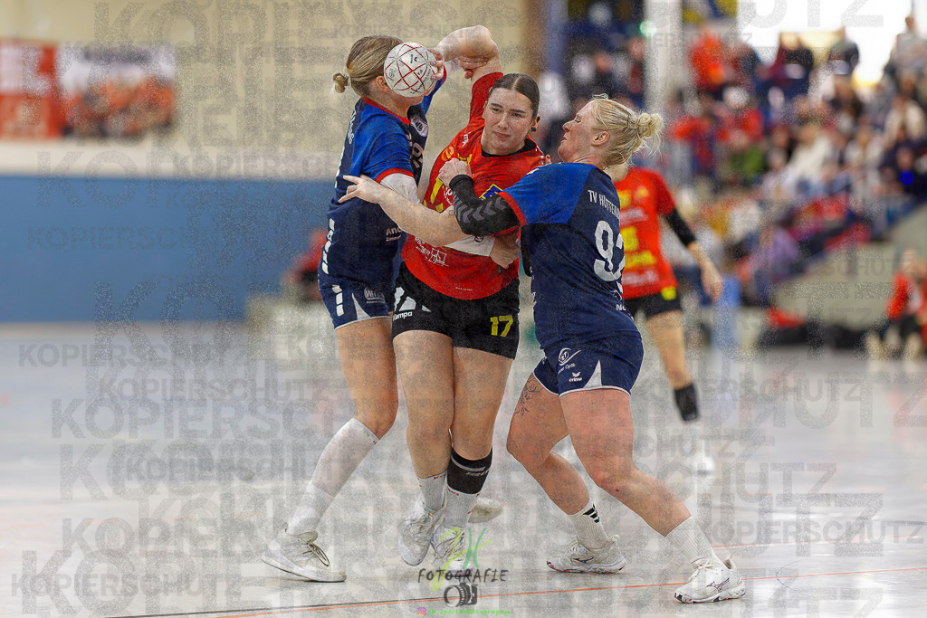 Frauen Regionalliga (HHV); HSG Wettenberg - TV Hüttenberg | Frauen Regionalliga (HHV); HSG Wettenberg - TV Hüttenberg am 06.12.2025 in Launsbach (Wettenberg) (Halle GS Launsbach (Wettenberg))Photo © 2025 - Jörg Heinrich - Realisiert mit Pictrs.com
