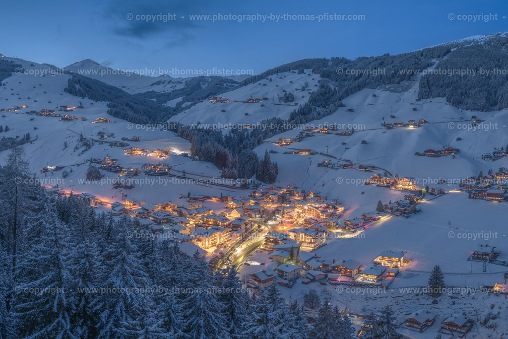 Vorderlanersbach Blaue Stunde Winter copyright  Thomas Pfister-2 | PHOTOGRAPHY BY THOMAS PFISTER