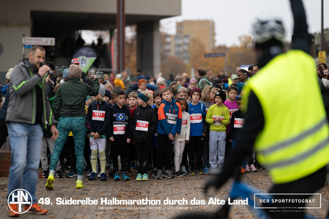 Süderelbe Halbmarathon 2025 I 09.11.2025 I Fotograf_DerSportfotograf.I 00093 | Der Sportfotograf. - Realisiert mit Pictrs.com