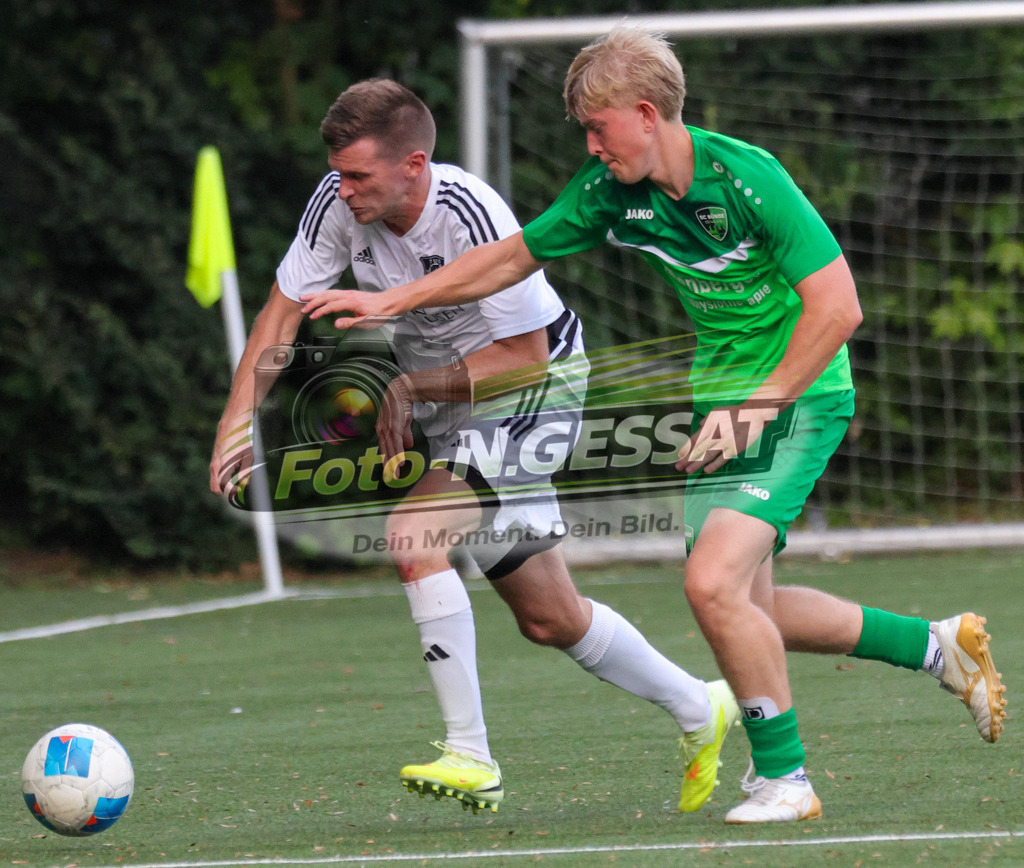 SC Bünde - TuS Bexterhagen | Auf dem Bild zu sehen: grün SC Bünde: ; weiß TuS Bexterhagen:  SC Bünde, TuS Bexterhagen, Saison 26/27, Testspiel, Hunnebrock, Deutschland - Realisiert mit Pictrs.com