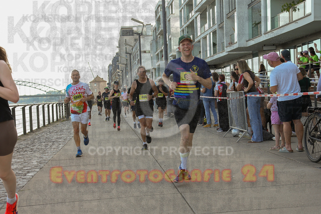 250920_1448_EX1_7674 | Sportfotografie im Rhein-Sieg Kreis, Köln, Bonn, NRW, Rheinland Pfalz, Hessen, etc. Unser Tätigkeitsfeld umfasst den Laufsport vom Volkslauf über den Marathon, Duathlon, Triathon bis zum Ultralauf wie Kölnpfad Ultra oder Schindertrail.