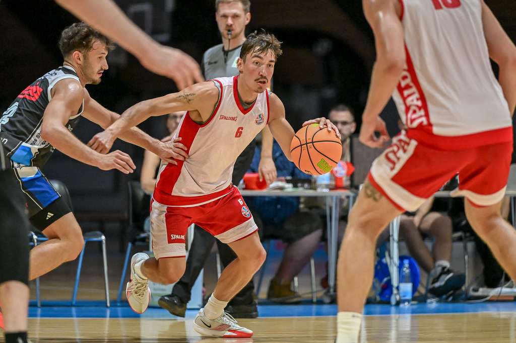 rsk_079 | Fotos von Basketballspielen aus dem Raum NRW fotografiert von Gero Mueller-Laschet und Daniel Schaefer - Realisiert mit Pictrs.com