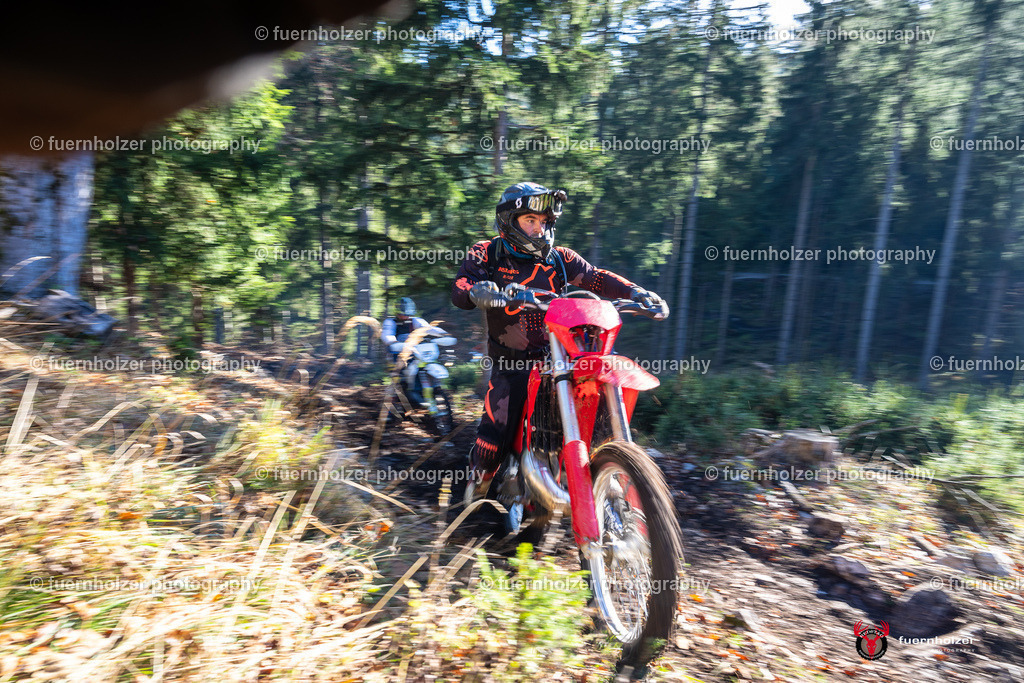 fuernholzer_241026-C1-284 | Fotografische Impressionen von der Red Stag Enduro Extreme by fuernholzer-photography.com. Endurosport in Österreich fotografisch festgehalten von fuernholzer. Auftragsfotografie für Private, Gewerbefotos und Industriefotografie. Eventfotografie, Sportfotografie und Motorsportfotografie. Anbieter von Fotoworkshops, Fototraining, fotografischen Vorträgen und Fotoseminaren.