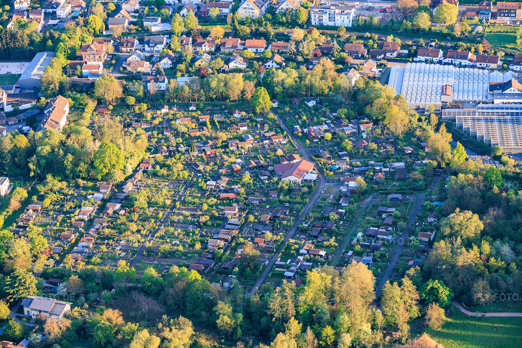 Luftbild: Schrebergartengemeinschaft e.V. in Landau in der Pfalz im Bundesland Rheinland-Pfalz in Deutschland.Foto: IMG_155086.jpg vom 24.04.2026 durch Werner Riehm/FLY-FOTO.deAuflösung des Originals: 6000 x 4000 pxSchrebergartengemeinschaft Landau in der Pfalz e.V