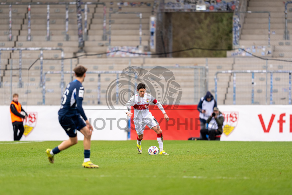 VfB Stuttgart II vs. TSG Hoffenheim II, Fussball, 3. Liga, 26. Spieltag, 15.03.2026 | Nicolas Sessa (VfB Stuttgart II, #10),VfB Stuttgart II vs. TSG Hoffenheim II, Fussball, 3. Liga, 26. Spieltag, 15.03.2026Foto: photosbyphips/Philip Ziegler