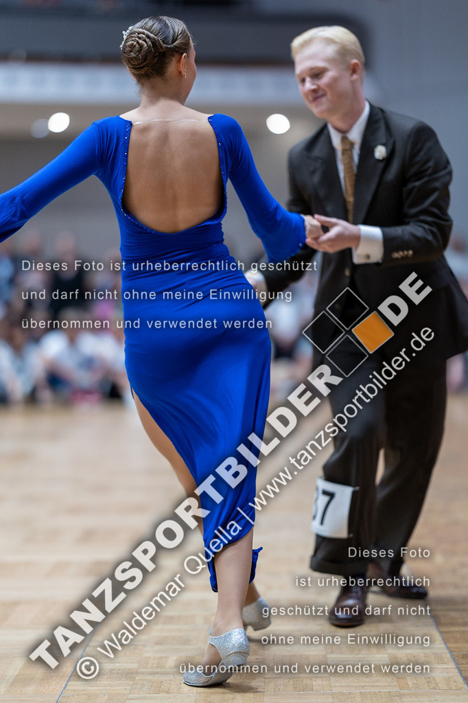 20230812-02422 | Hier finden Sie Tanz Bilder vom Latein und Standard Formationen tanzen. Sportbilder vom Tanzsport. Schöne Fotos und von Weltmeisterschaft, Europameisterschaft, Bundesliga, Regionalliga, Oberliga und Landesliga sowie von GOC Stuttgart, DanceComp, WM Bremen