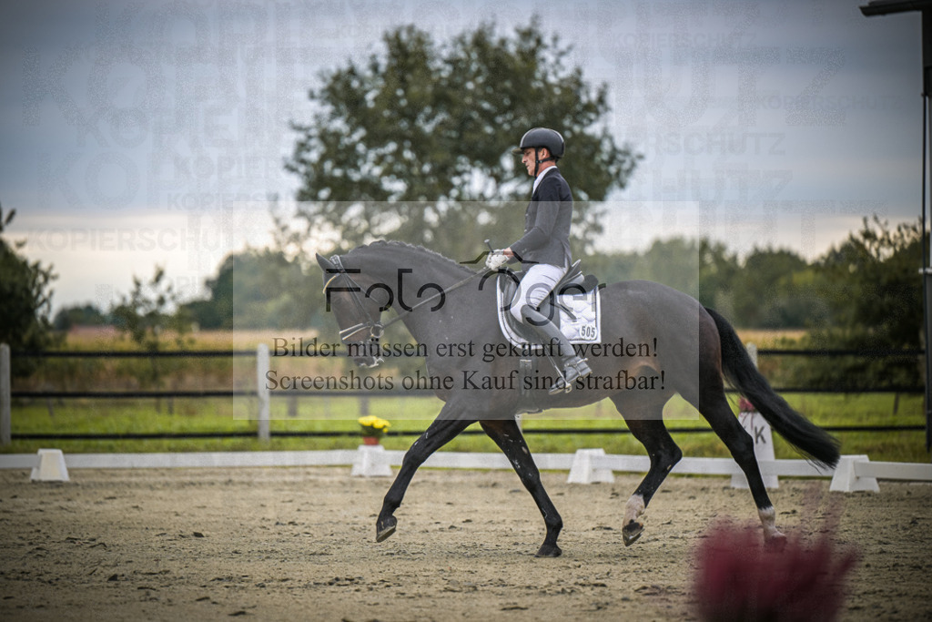DOS_1332 | Entdecke hochwertige Reitturnierfotos von Foto Oger. Professionell, emotional und authentisch – jetzt Lieblingsmomente im Shop bestellen.Deutschlandweite Turnierfotografie. - Realisiert mit Pictrs.com