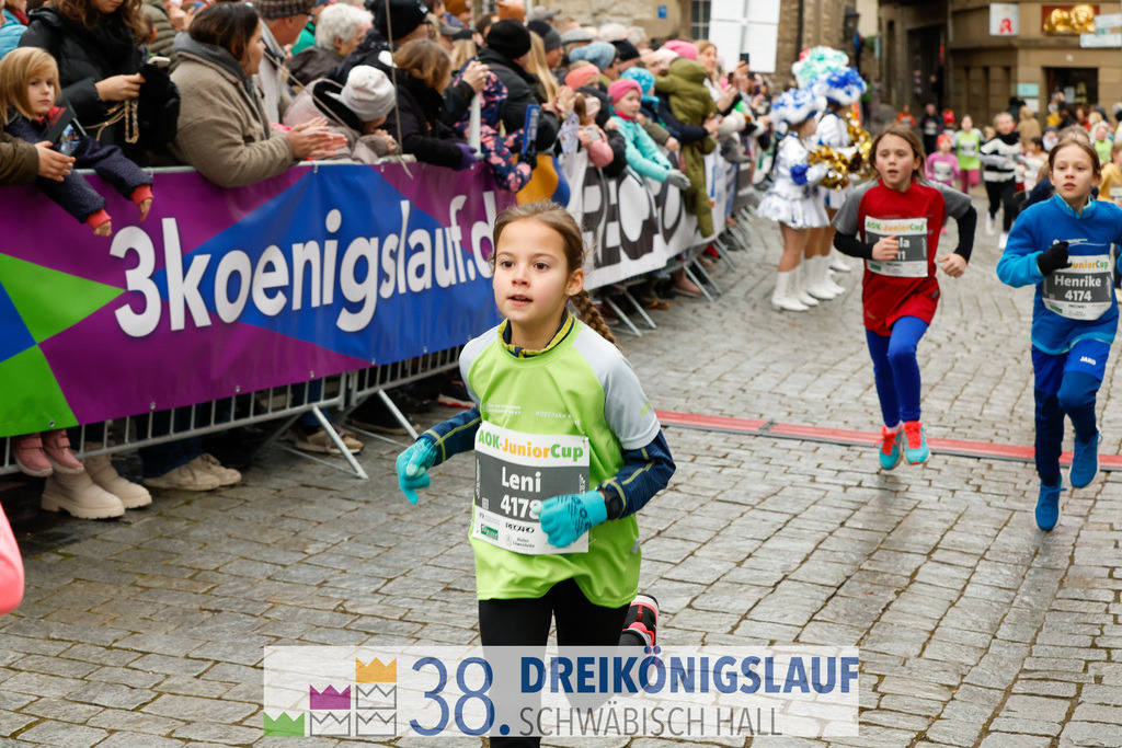 400m AOK Junior Cup | 3 Koenigslauf 2024 400m AOK Junior Cup - Realisiert mit Pictrs.com