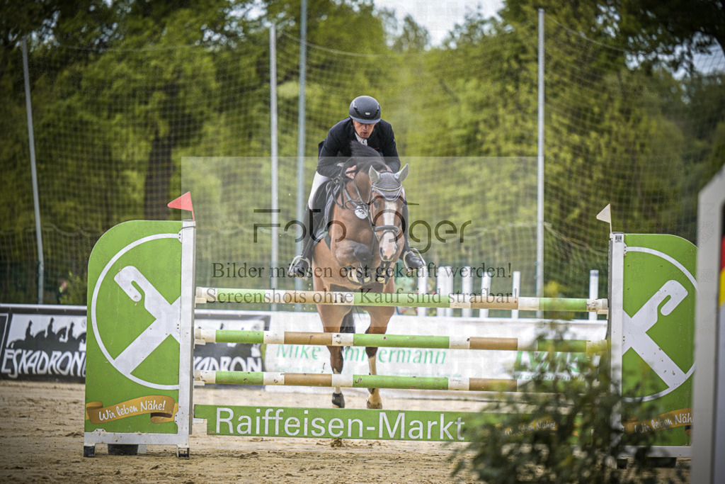 DOS_9545 | Entdecke hochwertige Reitturnierfotos von Foto Oger. Professionell, emotional und authentisch – jetzt Lieblingsmomente im Shop bestellen. - Realisiert mit Pictrs.com