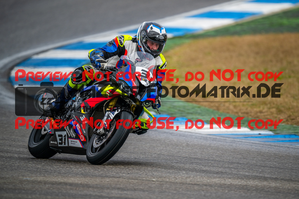 MaZZes_Fotomatrix_20240316_6007705_5683 | Fotograf Mathias Schmid
Sportfotograf,
Eventfotograf,
Hochzeitsfotograf,
Portraitfotograf