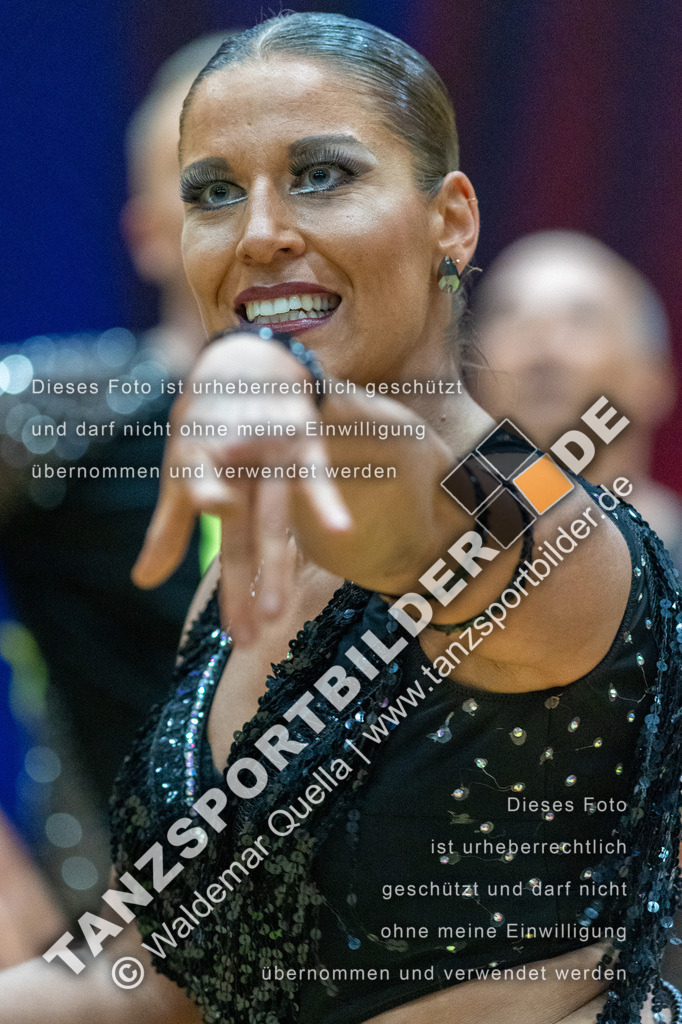 20230114-02231 | Hier finden Sie Tanz Bilder vom Latein und Standard Formationen tanzen. Sportbilder vom Tanzsport. Schöne Fotos und von Weltmeisterschaft, Europameisterschaft, Bundesliga, Regionalliga, Oberliga und Landesliga sowie von GOC Stuttgart, DanceComp, WM Bremen