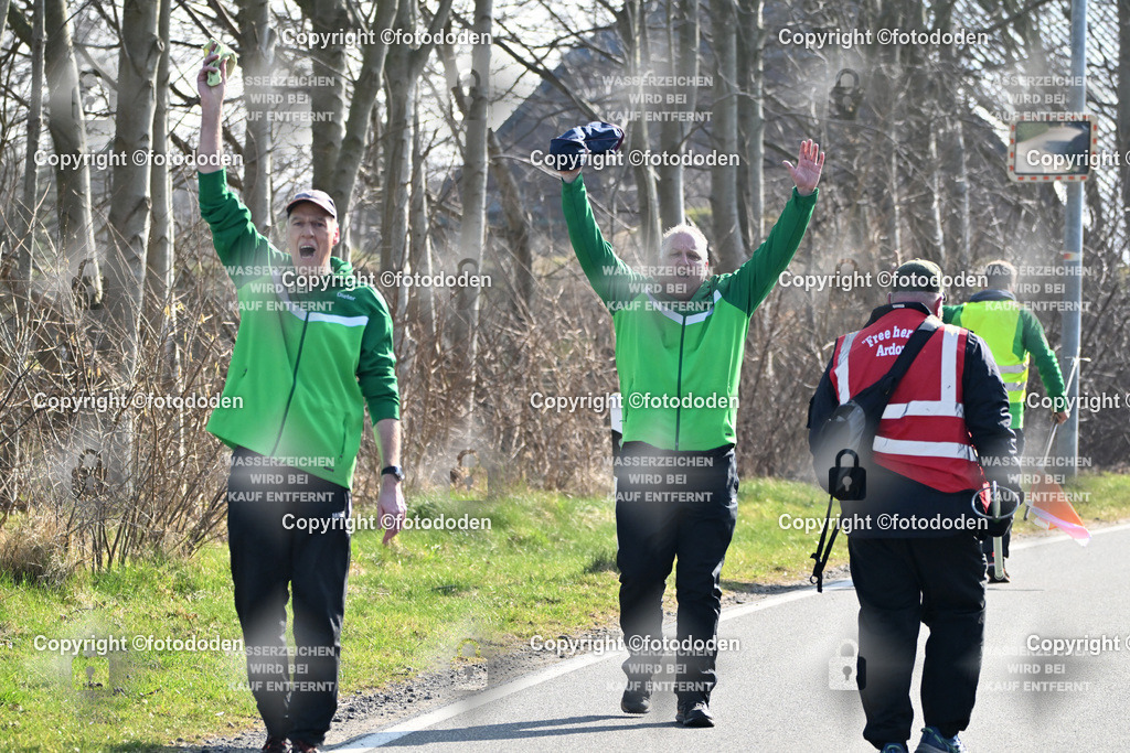 DSC_2046 | Detlef Peters (mitte) / Utgast Dieter Arians (links) / Utgast