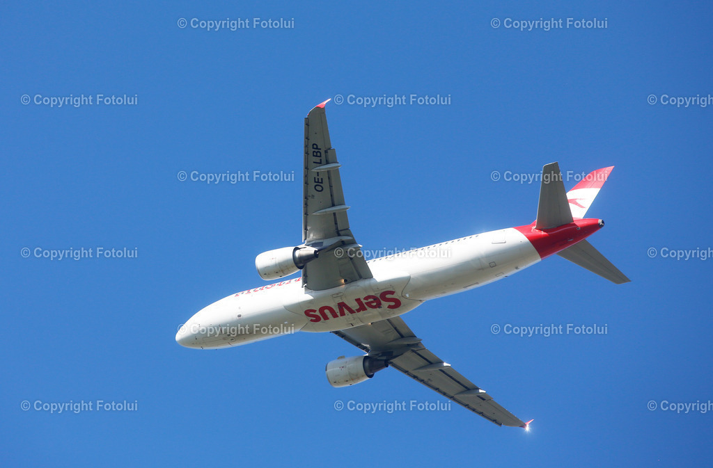 A_LUI_27042024_55 | SPORT,FUSSBALL,LT1 OOE LIGA ASKOE OEDT-UNION EDELWEISS LINZ 27.04.2024 IM BILD: AUSTRIAN AIRLINES BOING 777-200 FOTO:FOTOLUI
