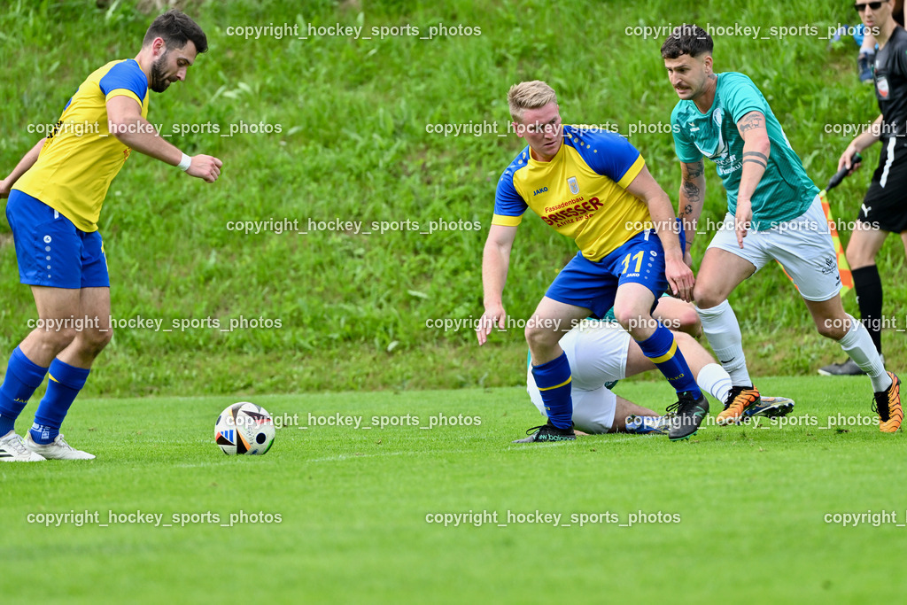 SV Afritz 1975 vs. SV Rosegg | #14 Fabian Orter SV Afritz, #11 Marco Kahlhofer SV Afritz, #27 Denny Kudler SV Rosegg, SV Afritz 1975 vs. SV Rosegg, SV Afritz 1975 vs. SV Rosegg am 26.05.2024 in Afritz (Sportplatz Afritz), Austria, (Photo by Bernd Stefan)