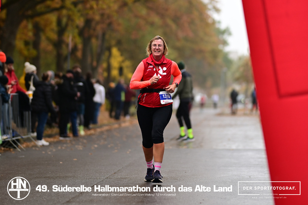 Süderelbe Halbmarathon 2025 I 09.11.2025 I Fotograf_DerSportfotograf.I 00707 | Der Sportfotograf. - Realisiert mit Pictrs.com