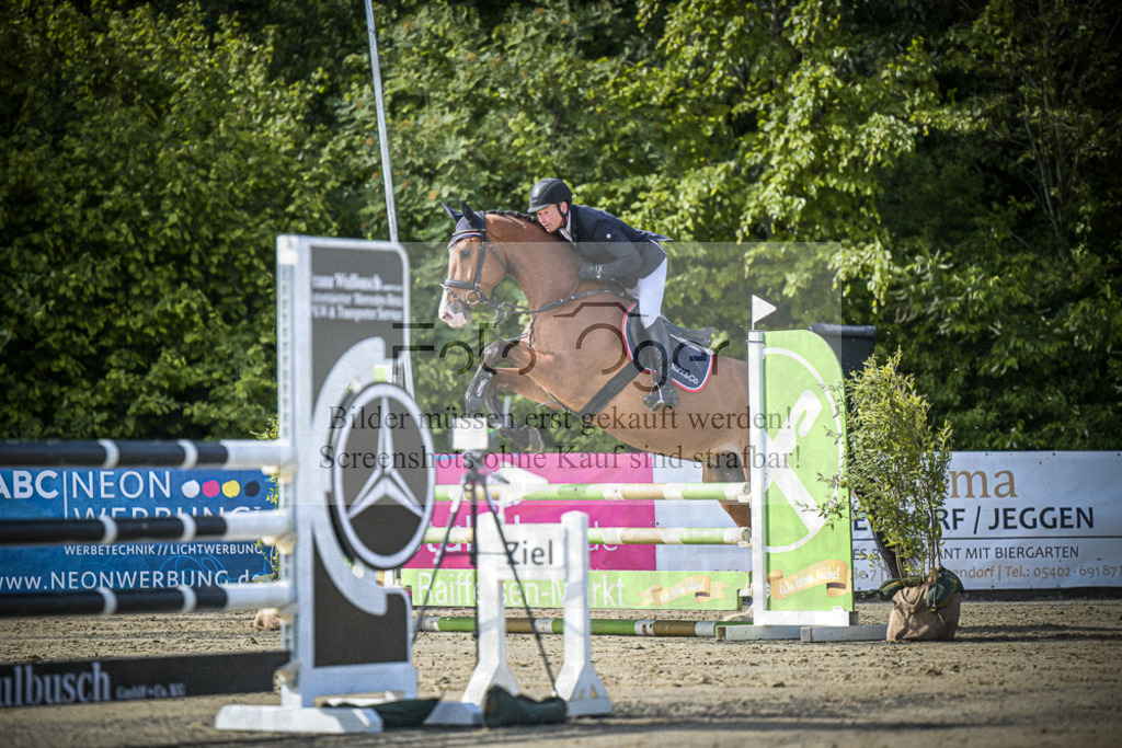 DOS_8241 | Entdecke hochwertige Reitturnierfotos von Foto Oger. Professionell, emotional und authentisch – jetzt Lieblingsmomente im Shop bestellen.Deutschlandweite Turnierfotografie. - Realisiert mit Pictrs.com