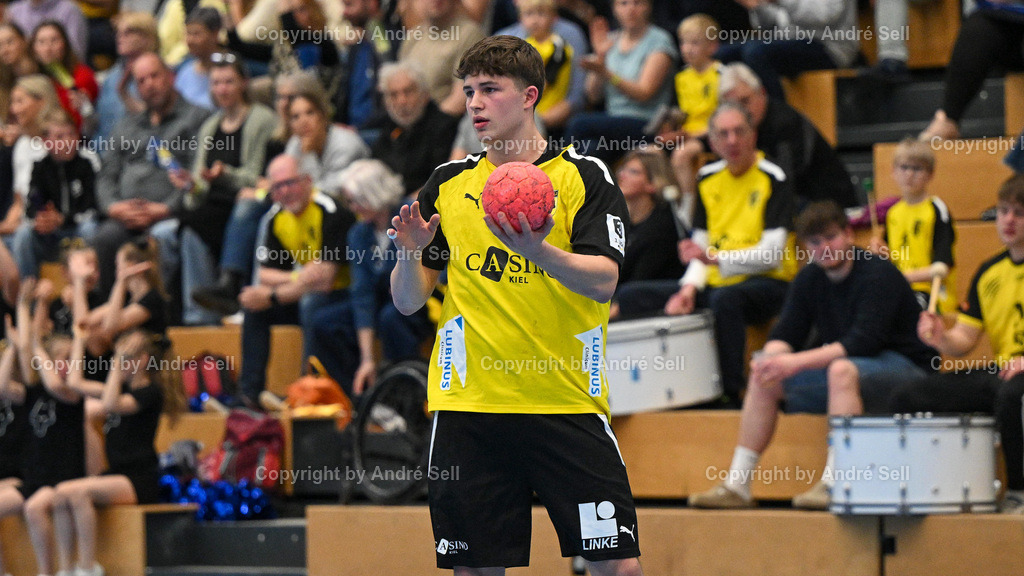 TSV Altenholz vs EHV Aue | Rasmus Ankermann (TSVA #11) / Handball 3. Liga Nord-Ost Männer 2025/2026 / TSV Altenholz vs EHV Aue / Edgar-Meschkat-Halle / Altenholz / 18.04.26 - Realisiert mit Pictrs.com