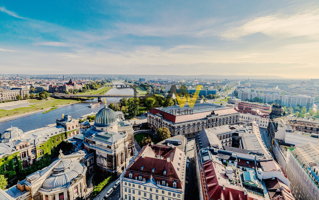 Dresden von oben - Panorama | Links die Elbe mit ihren Brücken. Toller Überblick über Dresden.  Der Blick reicht weit bis hinter den Horizont :) - Realisiert mit Pictrs.com
