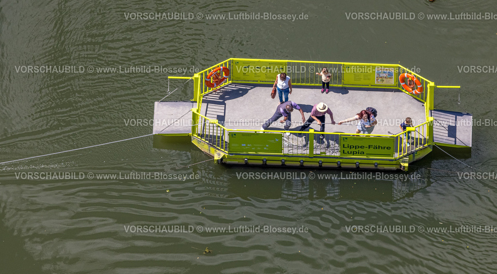 Hamm240707295 | Luftbild, Lippefähre Lupia und Fahrgäste, Handbetrieb mit Muskelkraft, zwischen Lippeauen-Schleife und Oberwerries Wasserschloss-Schleife, Dolberg, Ahlen, Ruhrgebiet, Nordrhein-Westfalen, Deutschland