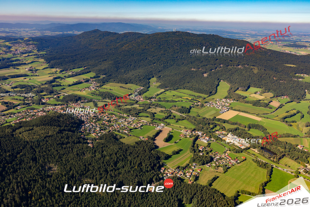 Das Luftbild der Stadt Hohenwarth wurde 2021 vom Flugzeug heraus erstellt (keine Drohne) Aufnahmehöhe ca.450 Meter- hohe Bildauflösung und Druck-Qualität garantiert!