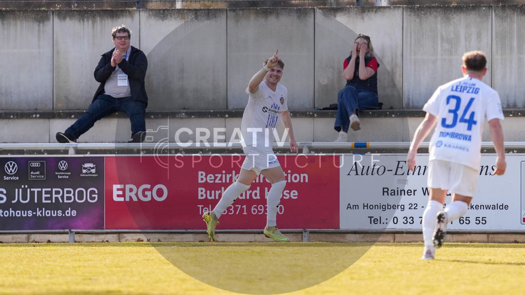 Fußball, Herren, Saison 2025/2026, Regionalliga Nordost, 24. Spieltag, FSV 63 Luckenwalde vs. 1.FC Lokomotive Leipzig, Samstag 28.02.2026, Werner-Seelenbinder-Stadion Luckenwalde, | Fußball, Herren, Saison 2025/2026, Regionalliga Nordost, 24. Spieltag, FSV 63 Luckenwalde vs. 1.FC Lokomotive Leipzig, Samstag 28.02.2026, Werner-Seelenbinder-Stadion Luckenwalde, Im Bild: Stefan Maderer (Leipzig) jubelt über seinen Führungstreffer. - Realisiert mit Pictrs.com