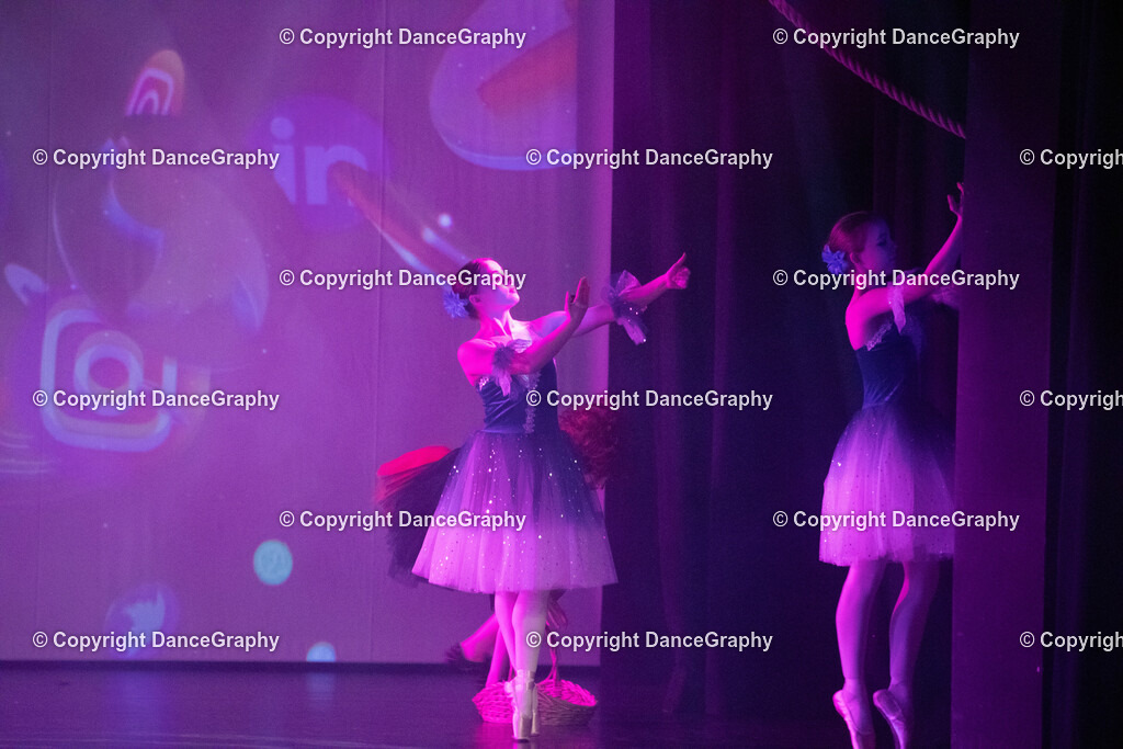 GPHY2249 | DanceGraphy - Realisiert mit Pictrs.com