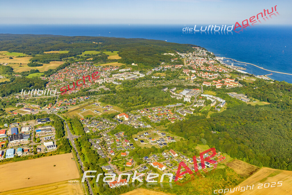 Sassnitz Bild- Das Luftbild wurde 2025 vom UL-Flugzeug heraus erstellt ( keine Drohne bzw. Drohnenaufnahme ) - Hochauflösende Luftaufnahme -Nicht vergleichbar mit Google Maps oder Satelittenbilder- Die Geschenkidee !Mit Lizenz und Bildrechte bestellbar - CC