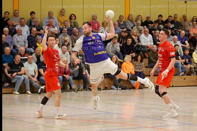 Geschwächter TuS Griesheim unterliegt TSV Pfungstadt | 22.03.2025 Handball Männer Oberliga Saison 2024 2025 TSV Pfungstadt vs TuS Griesheim (30:18) (v. l.) Till Buschmann (11 Pfungstadt) (Foto: Peter Henrich) - Realisiert mit Pictrs.com
