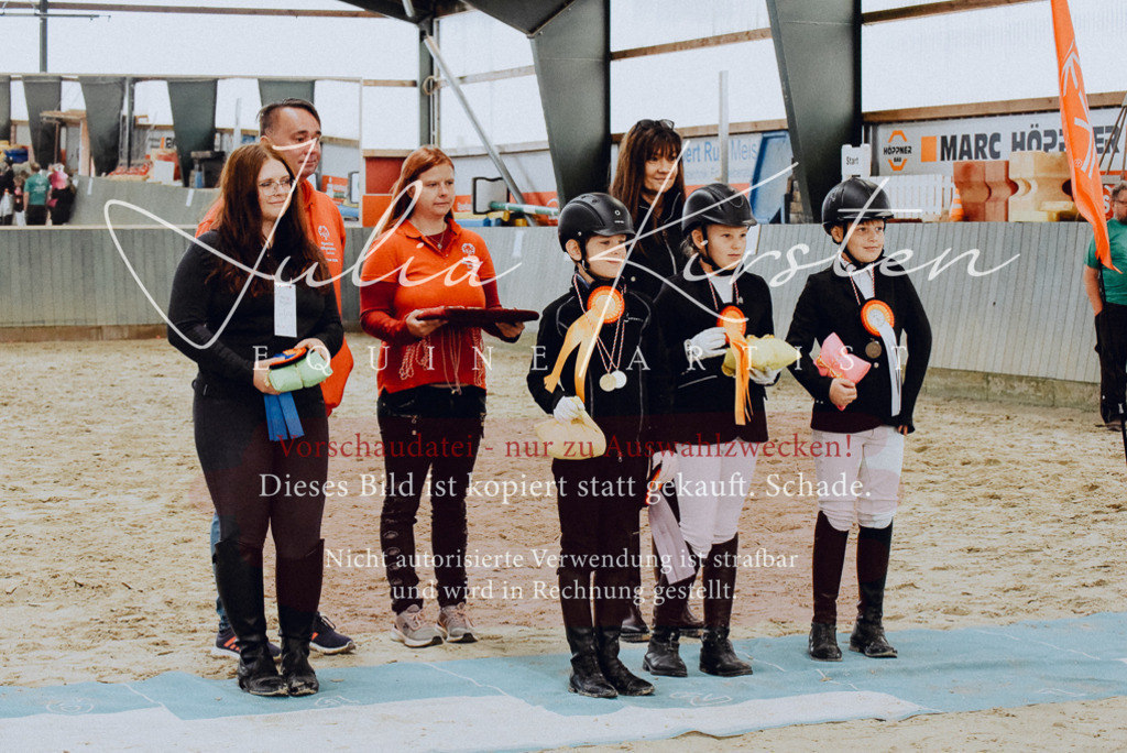 DSC_7098 | Pferde- und Turnierfotografie in Westsachsen. Pferdeportraits, Auftragszeichnungen und intuitive Kunst.