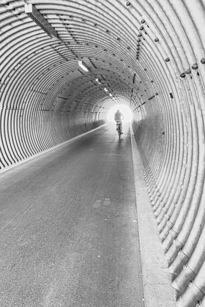 Unterführung bei Liestal | Schöne Fotografien aus der Stadt und der Natur zum bestellen oder selber hochladen. Druck auf Foto, Postkarte, Kalender, FineArt Hahnemühle, Alu-Dibond , Akustikbilder zur Absorption von Schall und Lärm etc. - Realisiert mit Pictrs.com