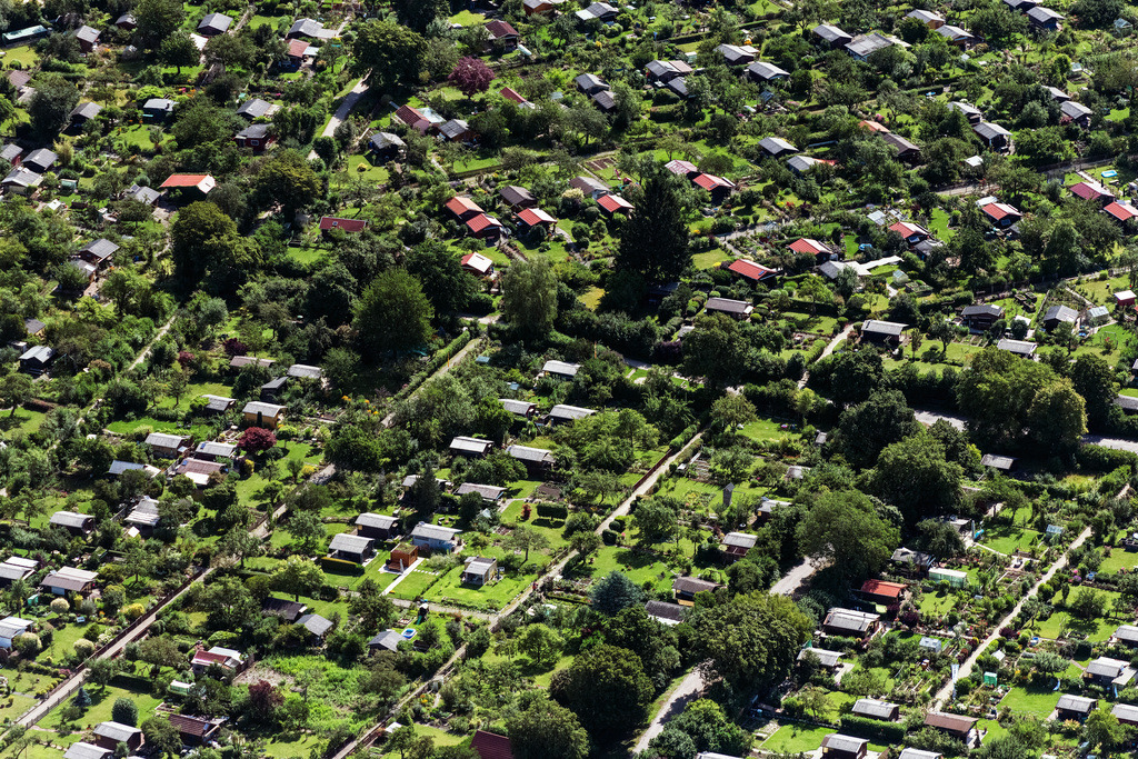 dr__0056565.jpg | MüNCHEN 13.07.2020 Parzellen einer Kleingartenanlage im Ortsteil Sendling-Westpark in München im Bundesland Bayern, Deutschland. // Parcel of a small garden in the district Sendling-Westpark in Munich in the state Bavaria, Germany. Foto: Daniel Reiter