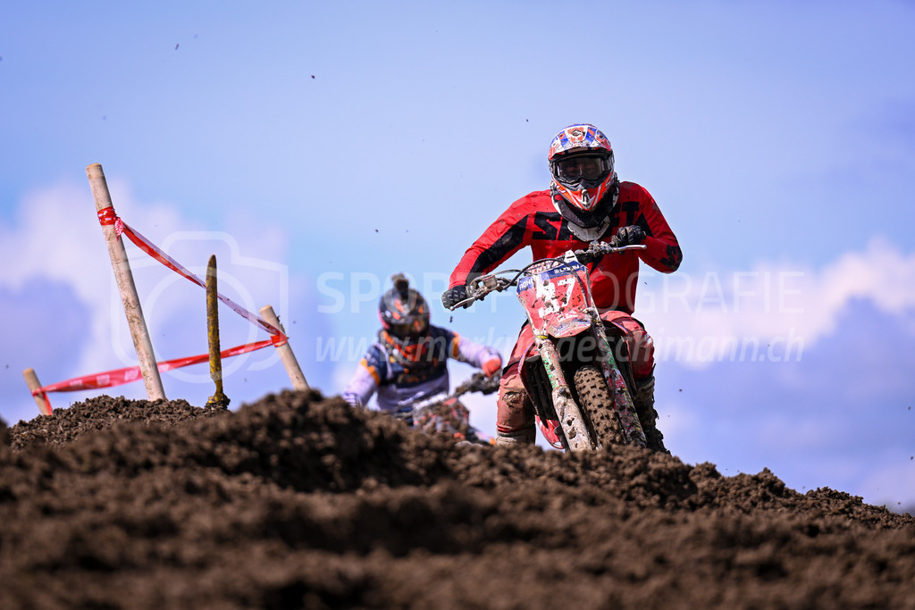 Motocross Schlatt bei Winterthur - 29. April 2023 | #37 Rohrer Simon aus Kerns (CH) auf Honda in der Kategorie MX2 / TL am Motocross Schlatt bei Winterthur, 29. April 2023.
Instagram: @mx_schlatt | @mc_wila | @sam_schweiz
Bild: Sportfotografie Markus Aeschimann | www.markus-aeschimann.ch - Realisiert mit Pictrs.com