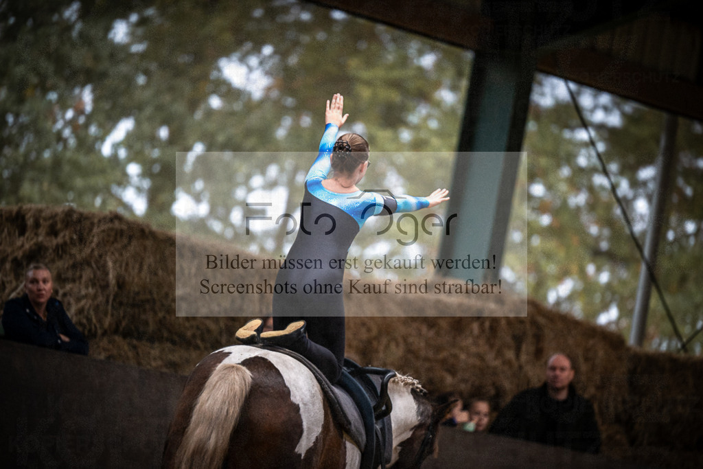 DOS_0116 | Entdecke hochwertige Reitturnierfotos von Foto Oger. Professionell, emotional und authentisch – jetzt Lieblingsmomente im Shop bestellen.Deutschlandweite Turnierfotografie. - Realisiert mit Pictrs.com