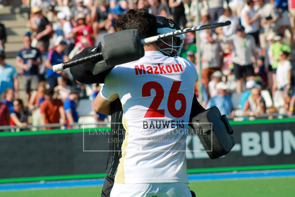 DM23 Finale Herren Mannheimer HC -  Rot-Weiß Köln 04.06.23-133 | lanaschraderfotografie - Realisiert mit Pictrs.com