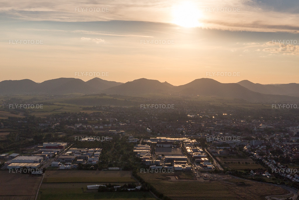 Luftbild: Messplatz im Ortsteil Queichheim in Landau im Bundesland Rheinland-Pfalz in Deutschland. Foto: IMG_094449.jpg vom 01.09.2016 durch Werner Riehm/FLY-FOTO.de