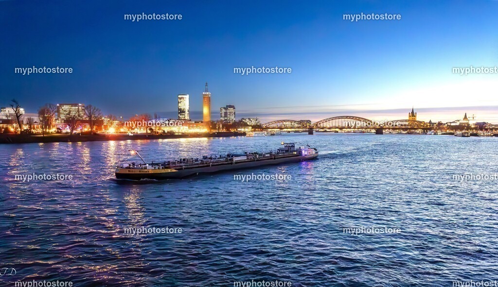 Rhein zur blauen Stunde | myphotostore - Realisiert mit Pictrs.com