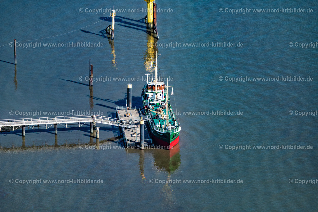 Krautsand_Museumsschiff_Gründiek_ELS_7197130822 | DROCHTERSEN 13.08.2022 Anleger auf Krautsand in Drochtersen mit dem Museumsschiff Gruendiek aus Stade im Bundesland Niedersachsen, Deutschland. // Pier on Krautsand in Drochtersen with the museum ship Gruendiek from Stade in the state Lower Saxony, Germany. Foto: Martin Elsen