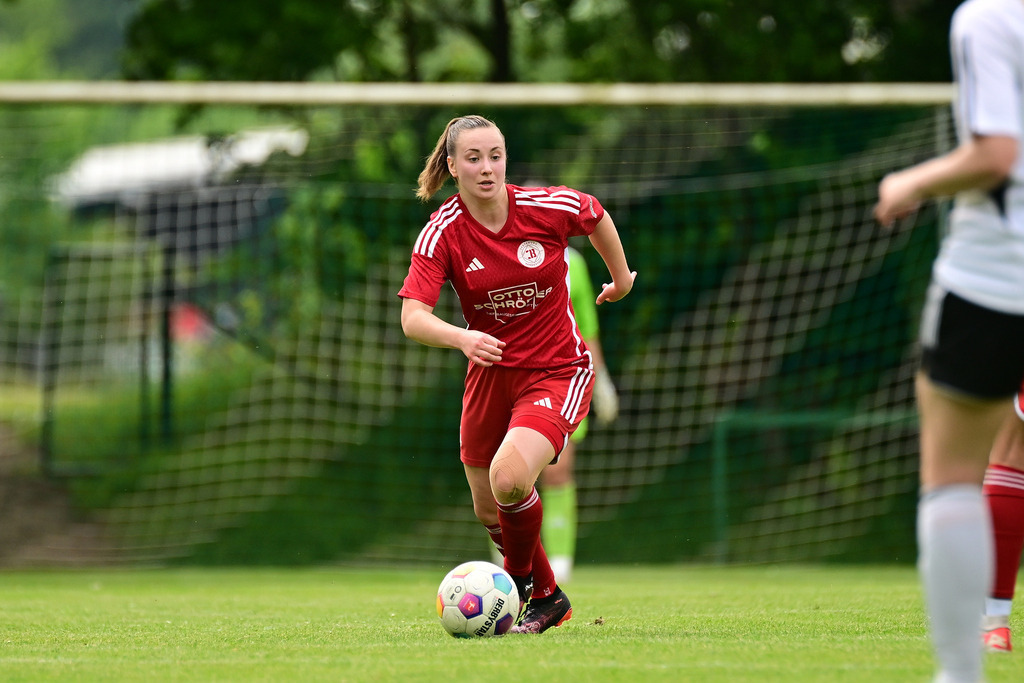 Fußball I Frauen I Saison 2024-2025 I Oberliga I 26. Spieltag I FC Jesteburg-Bendestorf - SV Heidekraut Andervenne | Der Sportfotograf. - Realisiert mit Pictrs.com