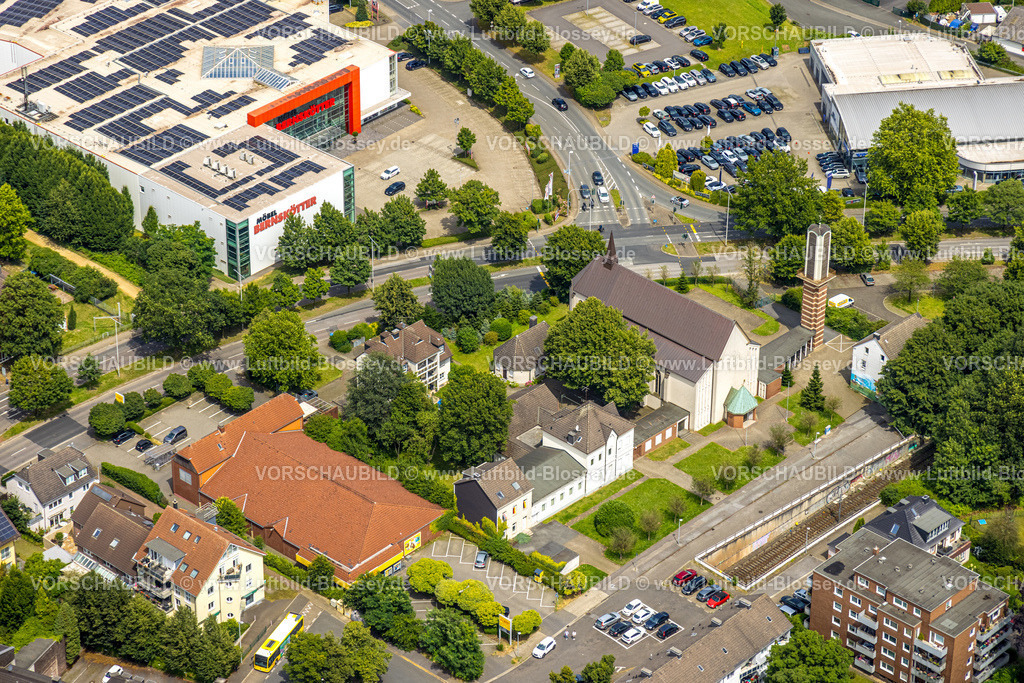 Muelheim240702735 | Luftbild, Küchen Bernskötter Küchenmöbelgeschäft mit Solardach, Netto Supermarkt, kath. Kirche St. Joseph, Heißen - Mitte, Mülheim an der Ruhr, Ruhrgebiet, Nordrhein-Westfalen, Deutschland